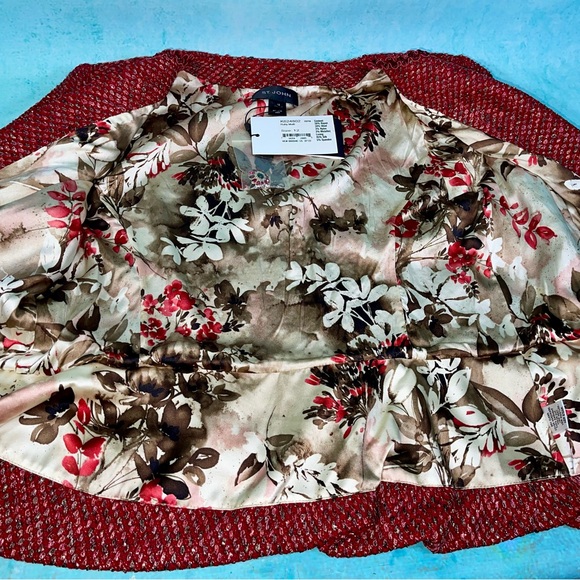 Red Bouclé Jacket - Picture 4 of 16